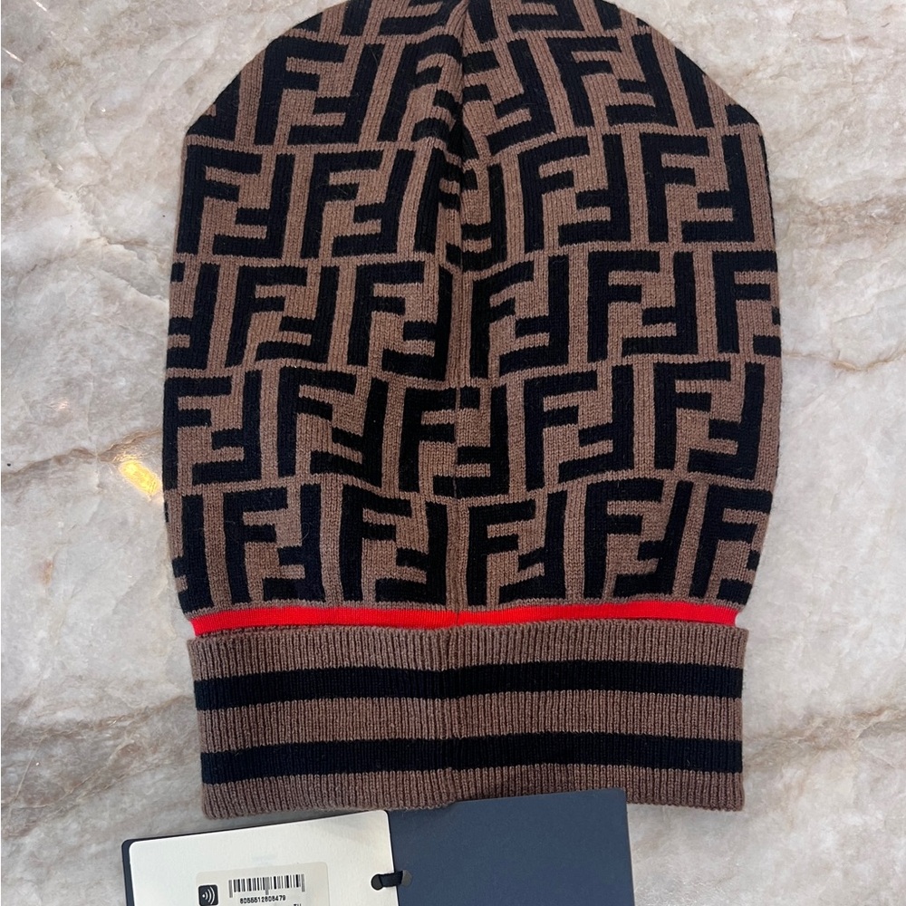 NWT authentic FENDI Brown and Black cashmere wool Knit Beanie Hat Red Detail